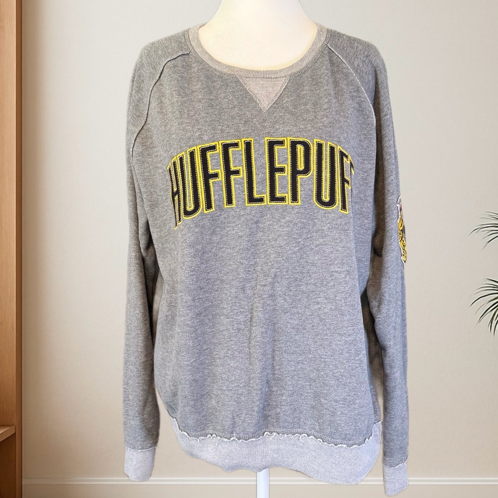 🦡 Harry Potter Hufflepuff Sweatshirt – Universal Studios – Size XL